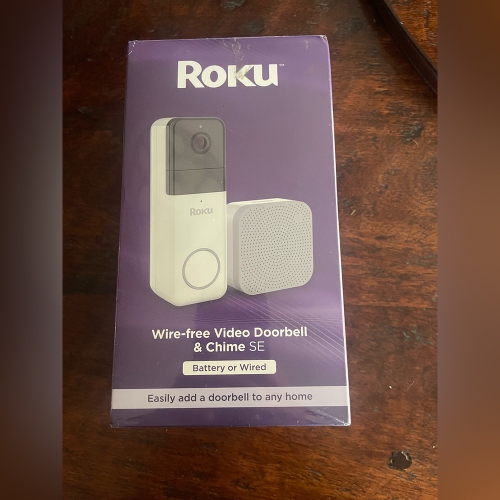 Roku White and Black Wire-Free Video Doorbell with Chime